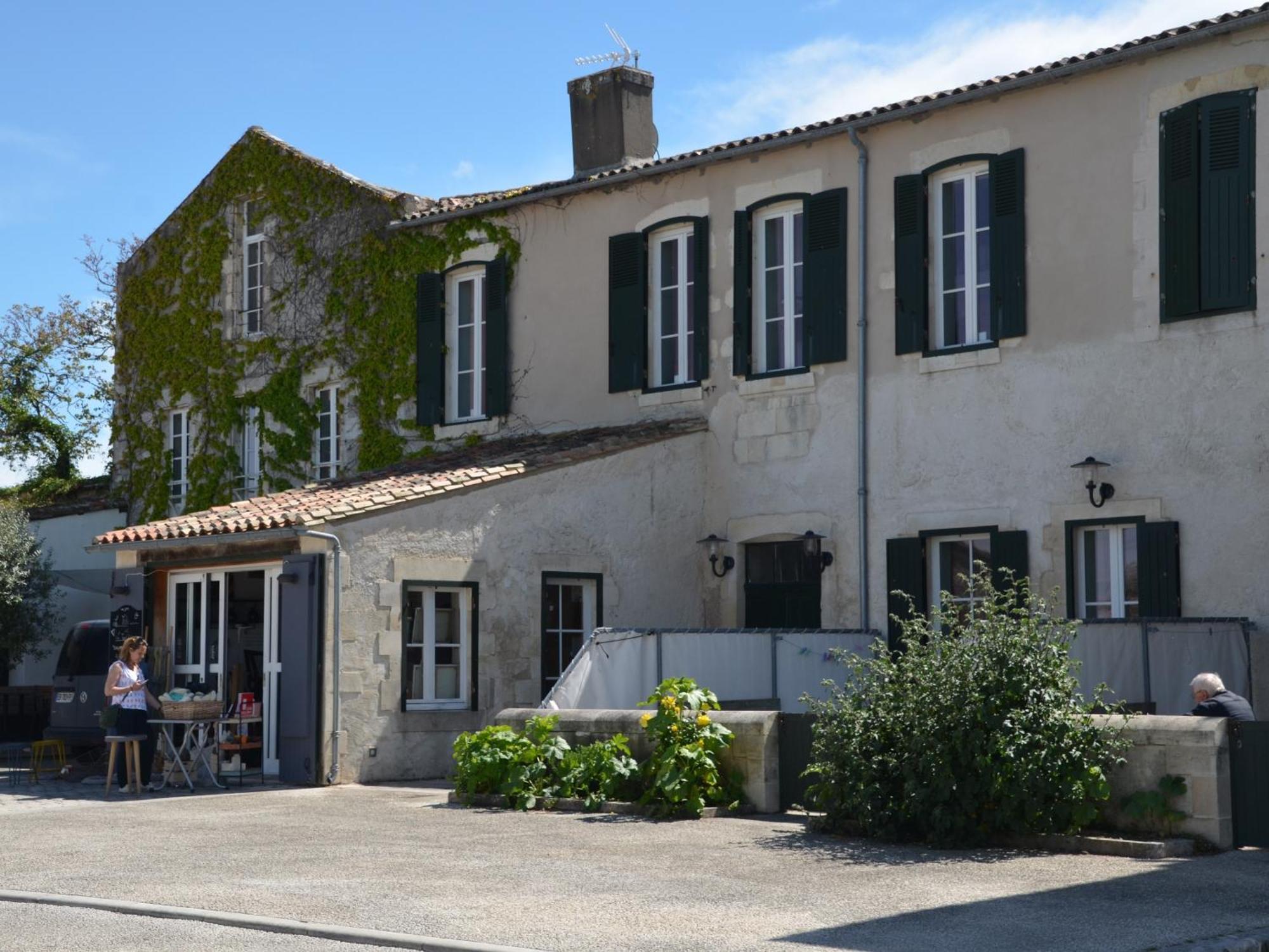 Le Mole Bed & Breakfast La Flotte Exterior photo